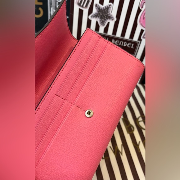 🩷❤️HENRI BENDEL❤️🩷 Colorblock Leather
Continental Wallet Pink Red Striped - Picture 9 of 11